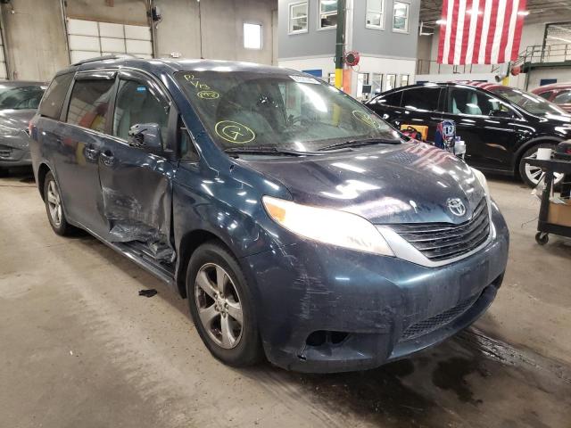 Toyota Sienna le (2011)