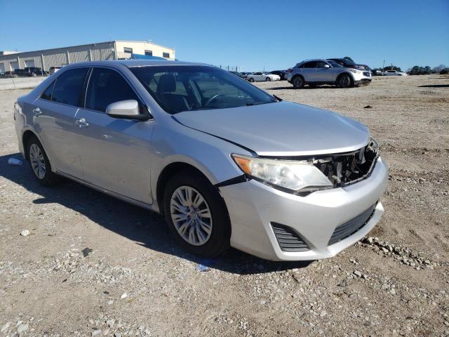 Toyota Camry base (2012)