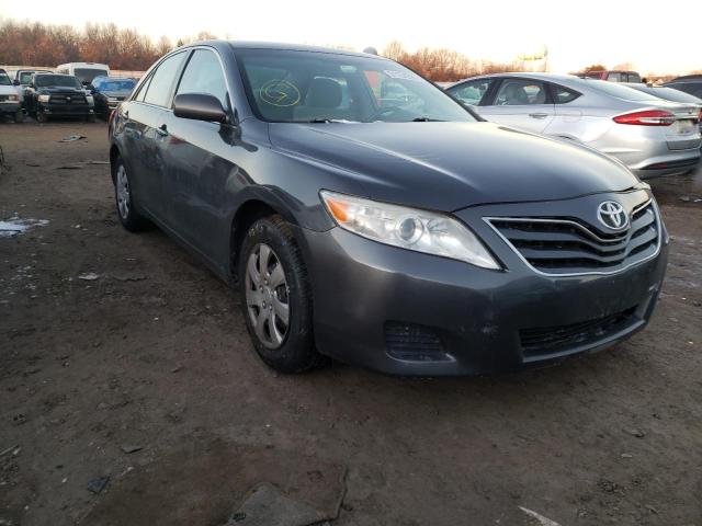 Toyota Camry base (2011)
