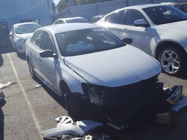 Volkswagen Jetta base (2015)