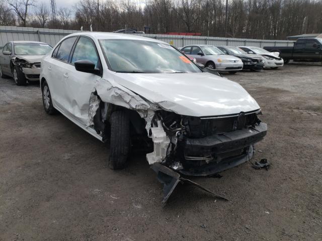 Volkswagen Jetta s (2016)