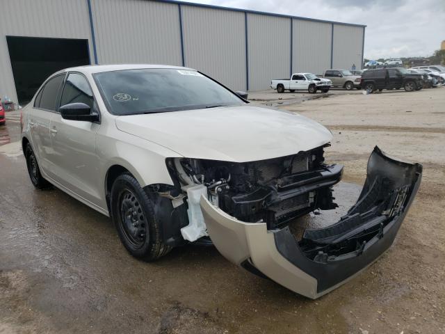 Volkswagen Jetta base (2015)