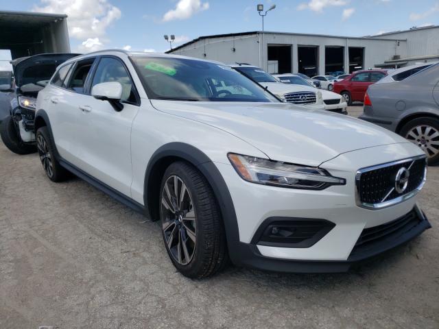 Volvo V60 cross (2021)