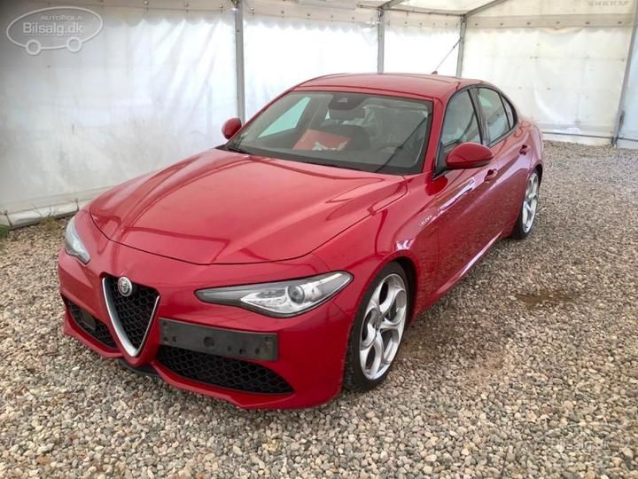 Alfa-romeo Giulia saloon (2018)