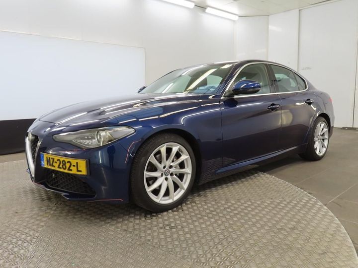 Alfa-romeo Giulia (2017)