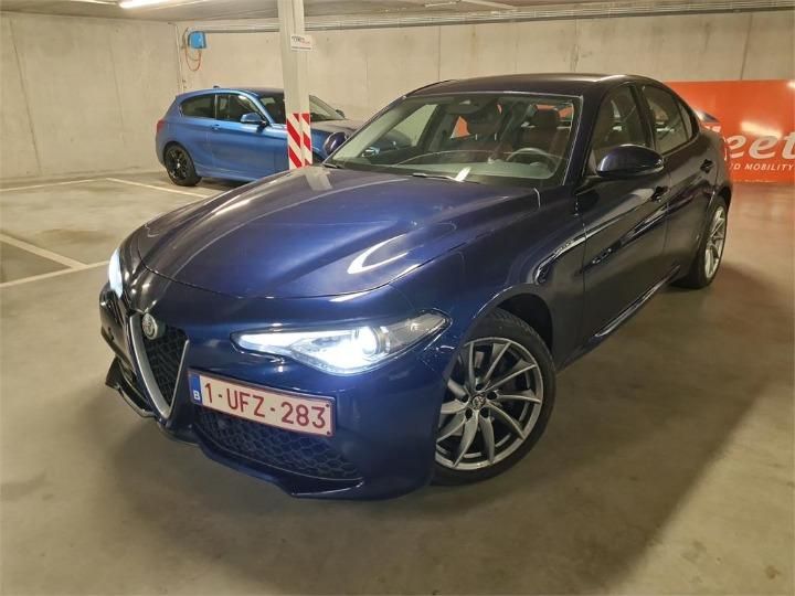 Alfa-romeo Giulia saloon (2018)