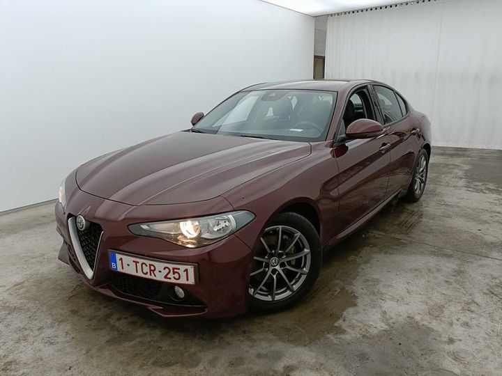 Alfa-romeo Giulia &#3916 (2017)