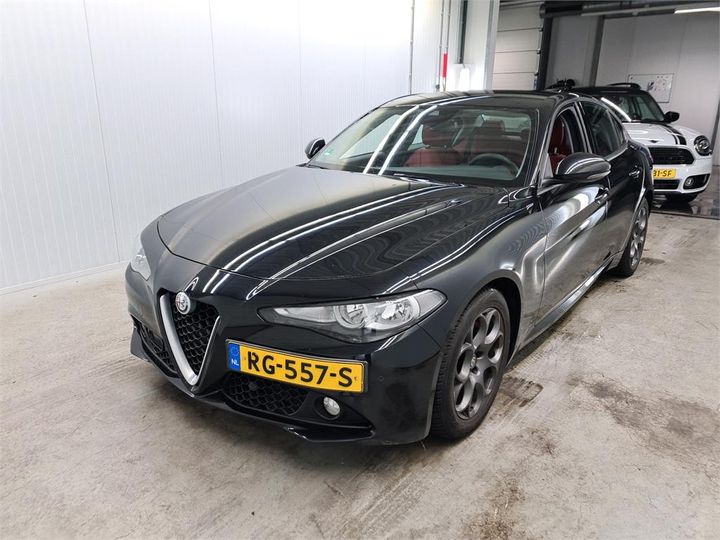 Alfa-romeo Giulia (2017)
