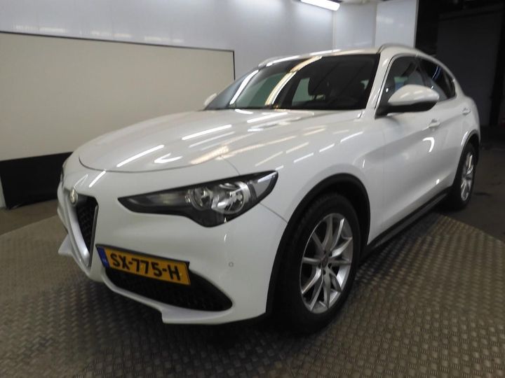 Alfa-romeo Stelvio (2018)