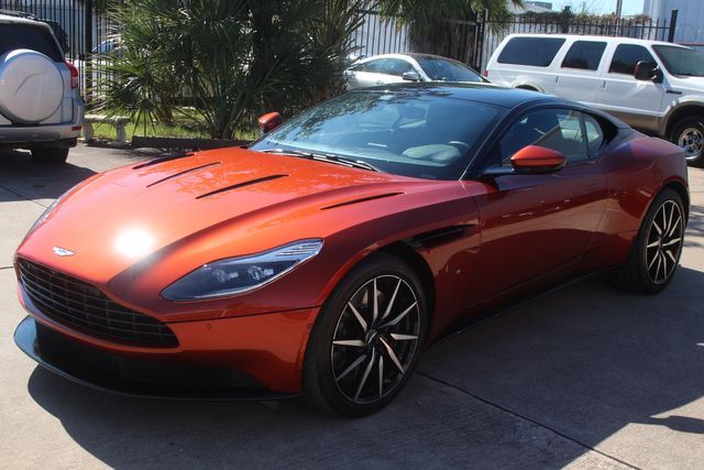 Aston-martin Db11 (2017)