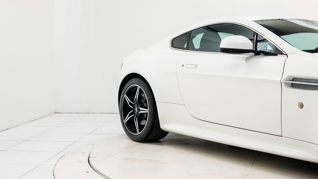 Aston-martin V8 vantage 2016