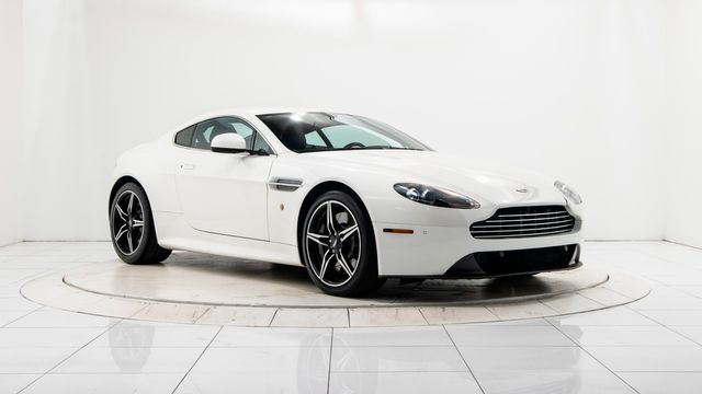 Aston-martin V8 vantage 2016