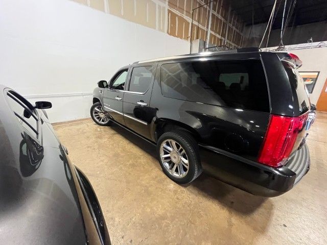 Cadillac Escalade esv (2013)