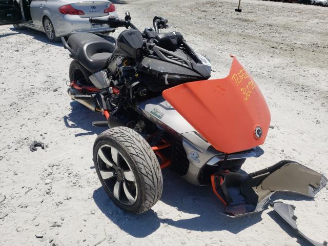 Can-am Spyder roa (2015)