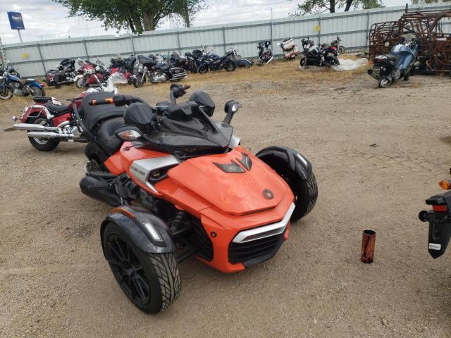 Can-am Spyder roa (2015)