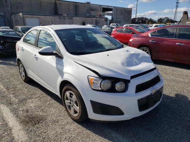 Chevrolet Sonic ls (2013)