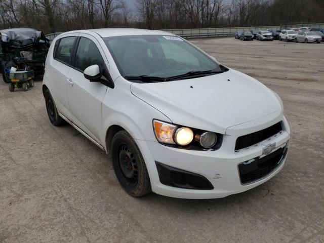 Chevrolet Sonic ls (2013)