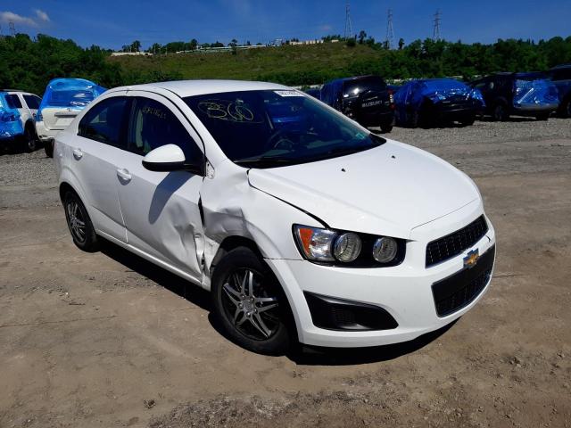 Chevrolet Sonic ls (2014)