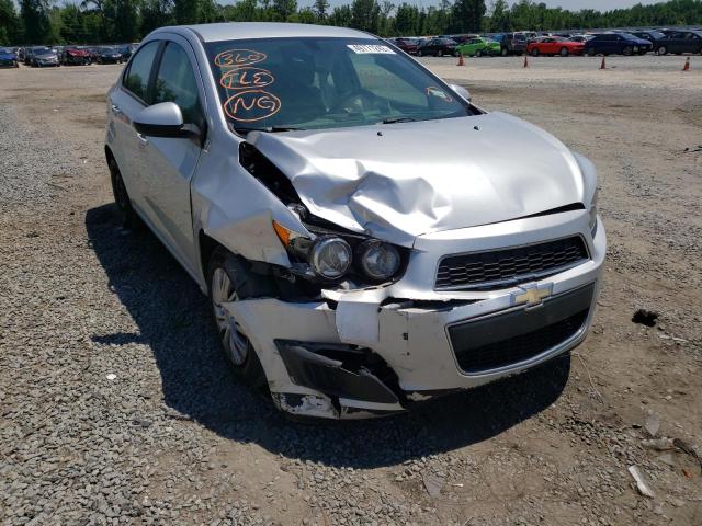 Chevrolet Sonic ls (2015)