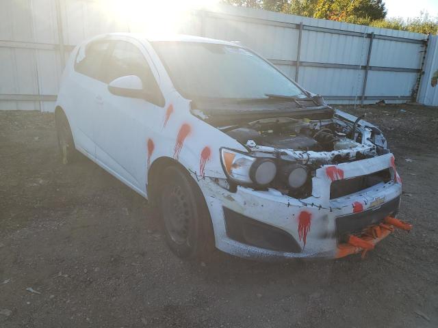 Chevrolet Sonic ls (2013)