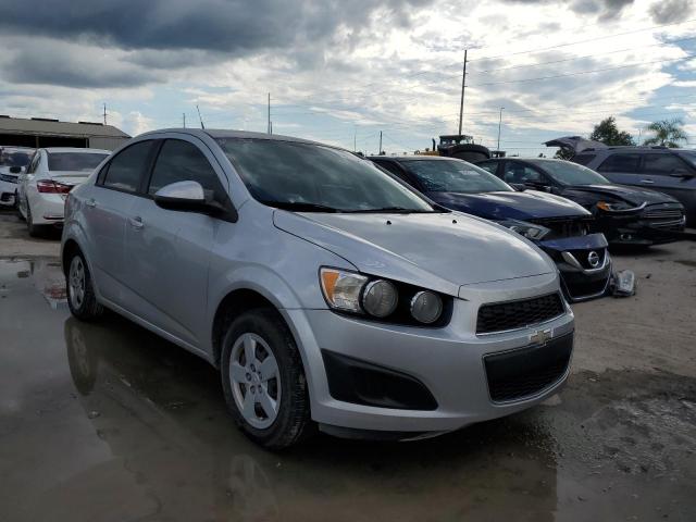 Chevrolet Sonic ls (2013)