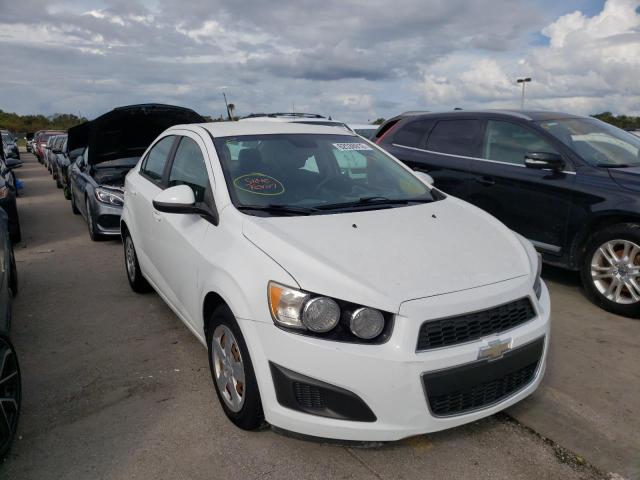 Chevrolet Sonic ls (2013)