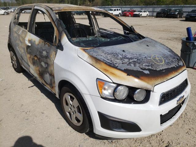 Chevrolet Sonic ls (2013)
