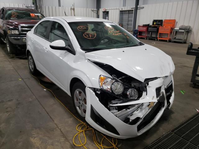 Chevrolet Sonic ls (2014)