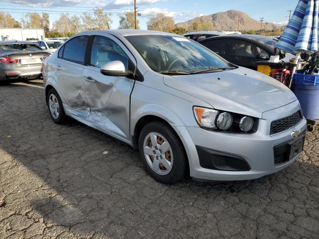 Chevrolet Sonic ls (2013)