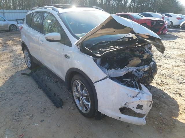 Ford Escape tit (2015)