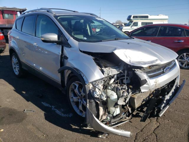 Ford Escape tit (2016)