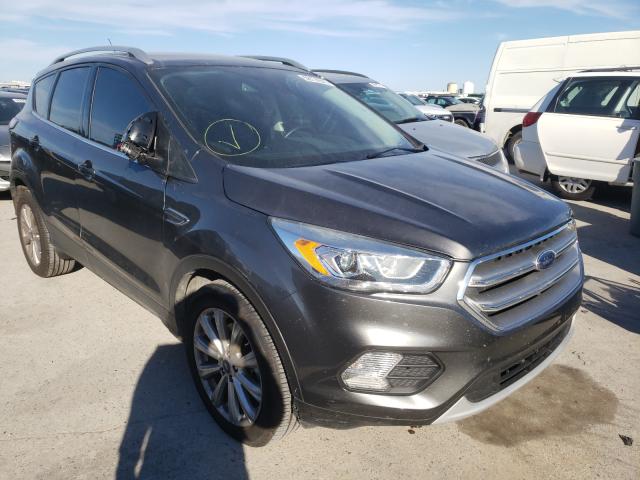 Ford Escape tit (2017)