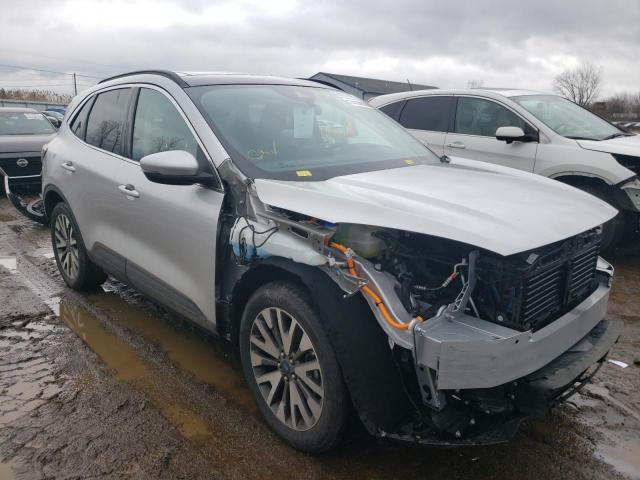 Ford Escape tit (2020)