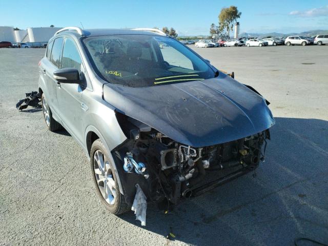 Ford Escape tit (2015)