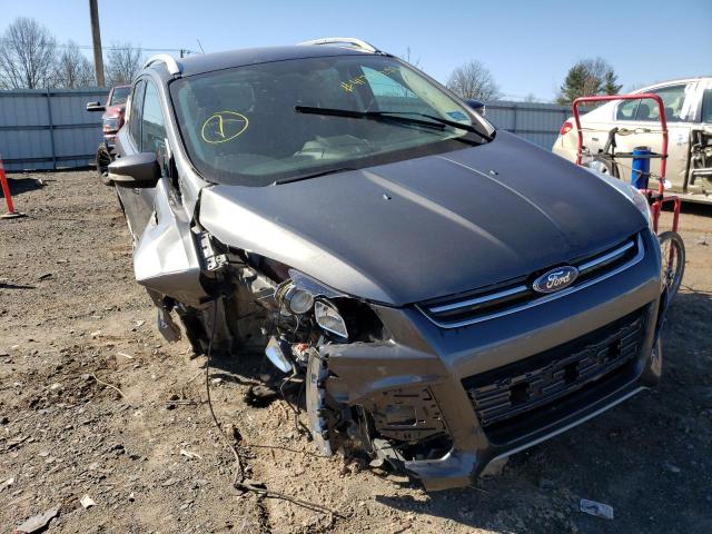 Ford Escape tit (2015)
