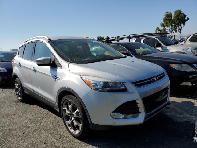 Ford Escape tit (2016)