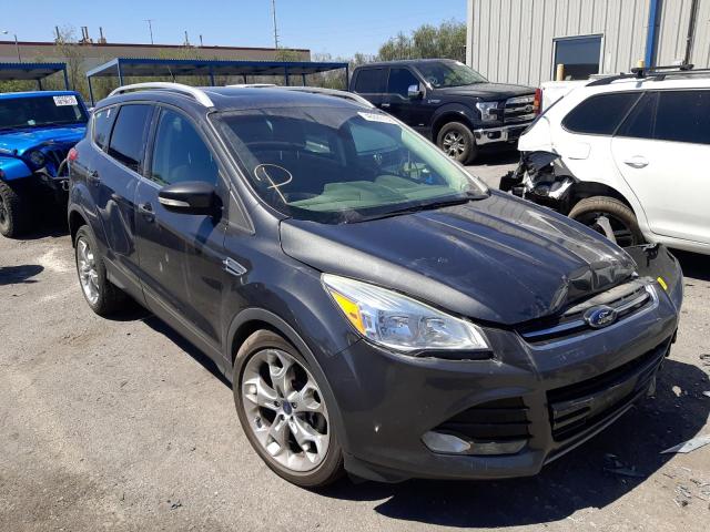 Ford Escape tit (2016)