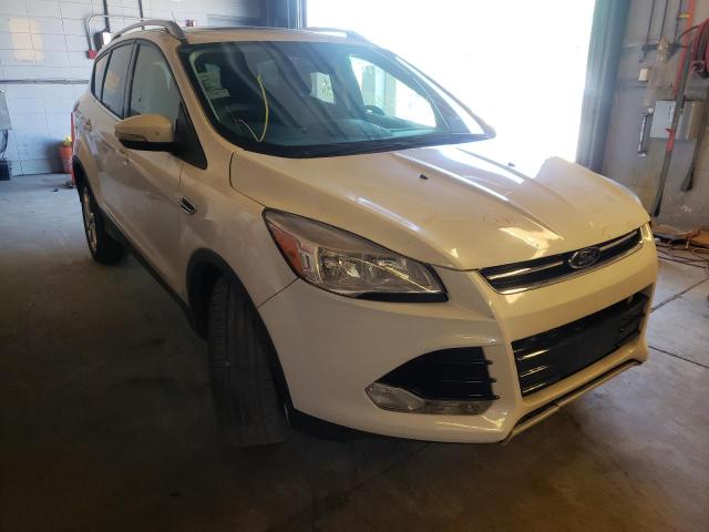 Ford Escape tit (2016)