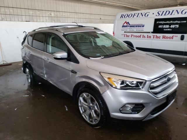 Ford Escape tit (2017)