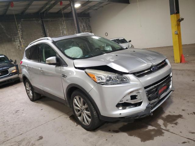 Ford Escape tit (2016)