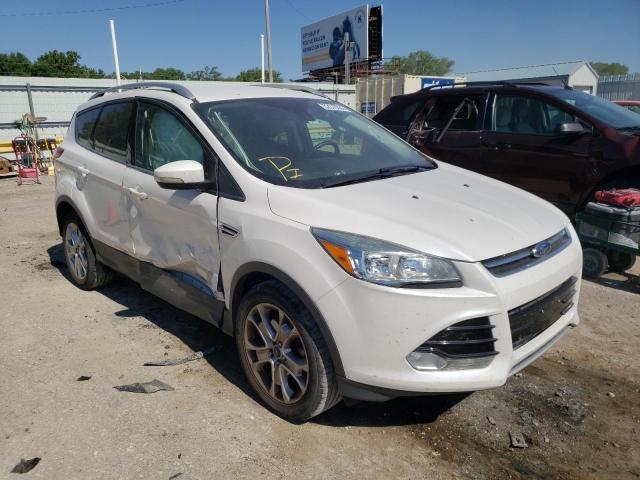 Ford Escape tit (2016)