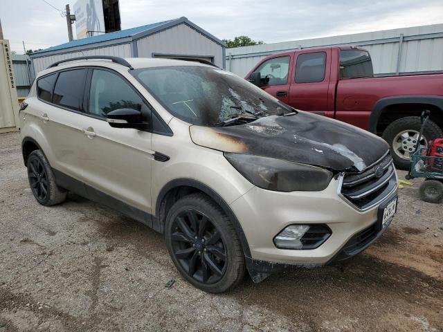 Ford Escape tit (2017)