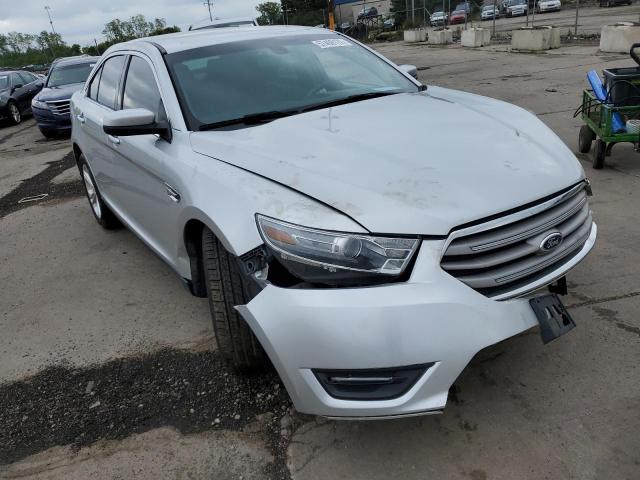 Ford Taurus sel (2015)