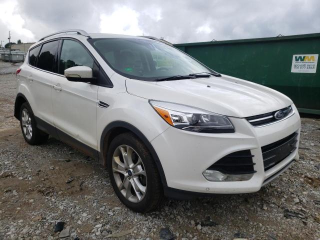 Ford Escape tit (2015)
