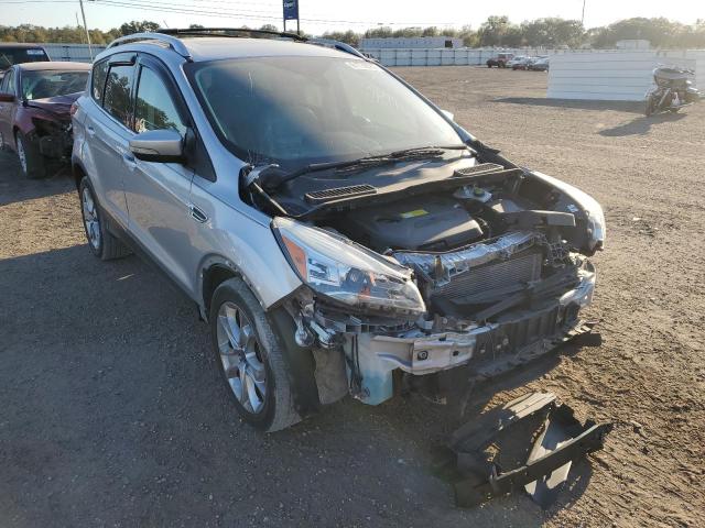 Ford Escape tit (2016)