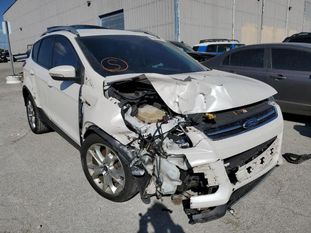 Ford Escape tit (2015)