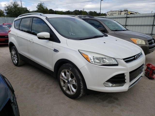 Ford Escape tit (2015)