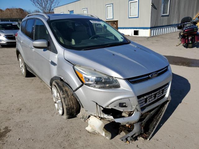 Ford Escape tit (2015)