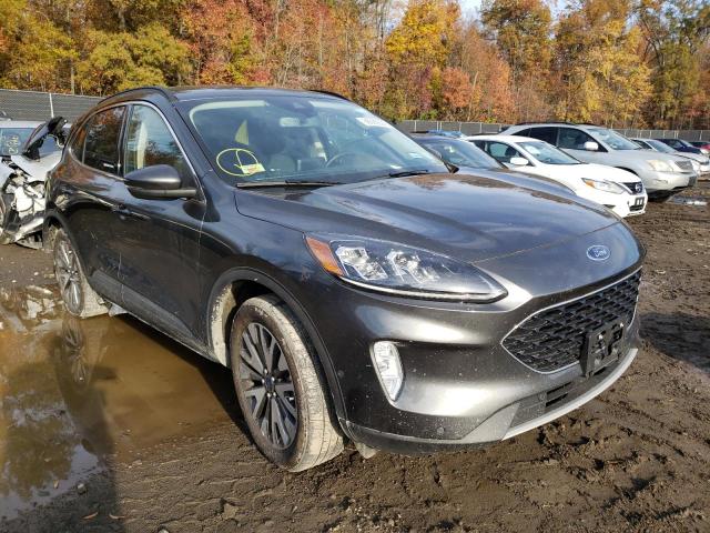 Ford Escape tit (2020)