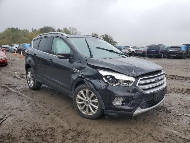 Ford Escape tit (2017)